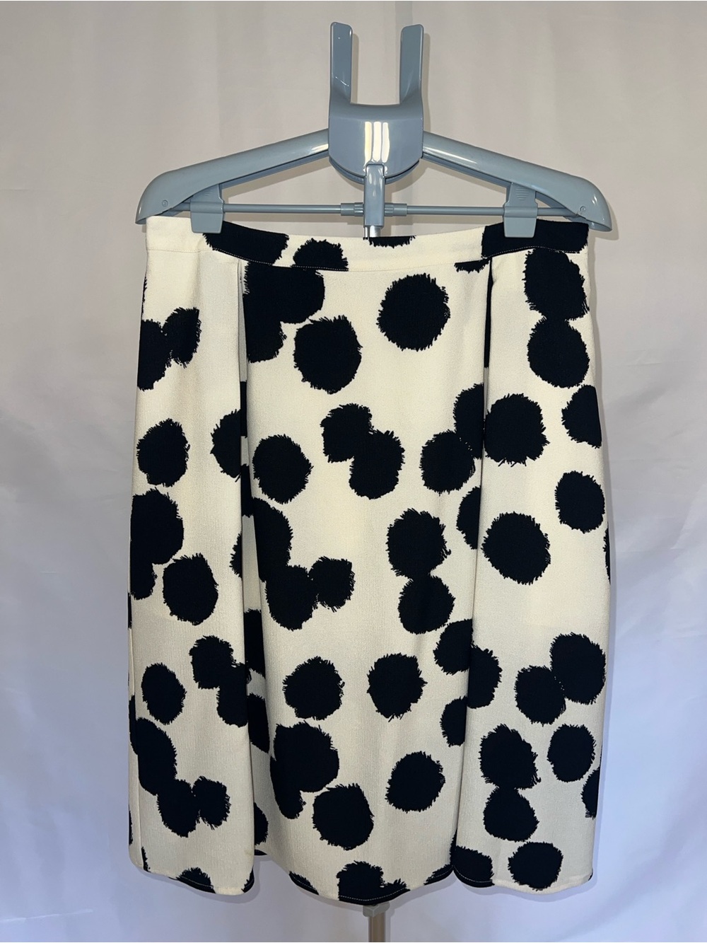 WHO WHAT WEAR Cream and Black Printed Midi Skirt